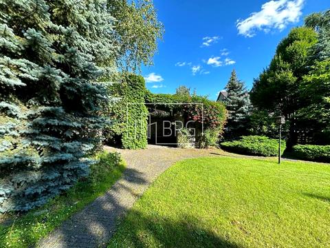 будинок за адресою смт. Козин, КГ Золотые ворота