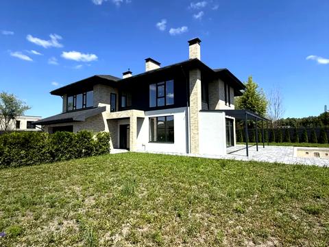 будинок за адресою Вишнева вул.