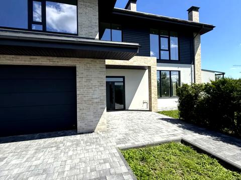 будинок за адресою Вишнева вул.