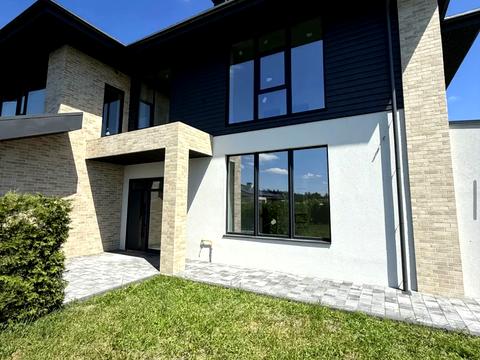 будинок за адресою Вишнева вул.