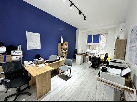 коммерческая по адресу Незалежності, 11