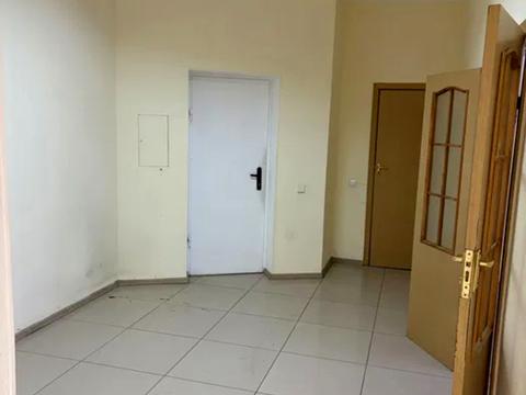 комерційна за адресою Володимира Івасюка просп. (Героїв Сталінграду), 6