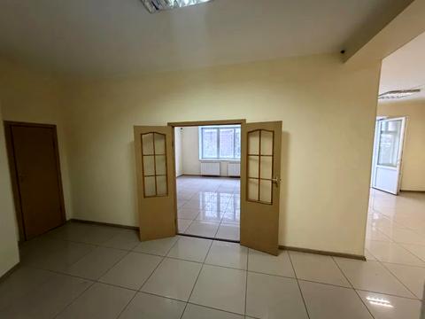 комерційна за адресою Володимира Івасюка просп. (Героїв Сталінграду), 6