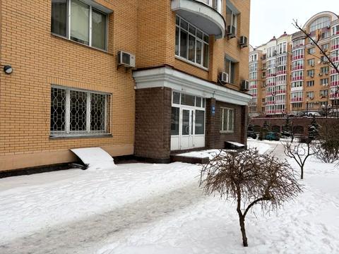 комерційна за адресою Володимира Івасюка просп. (Героїв Сталінграду), 6