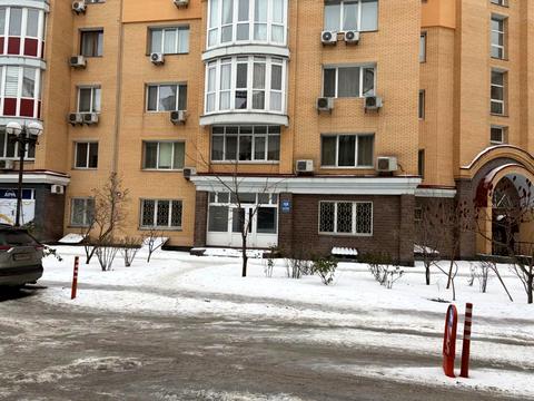 комерційна за адресою Володимира Івасюка просп. (Героїв Сталінграду), 6