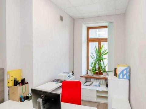 комерційна за адресою Хрещатик вул. (Kreschatic), 15