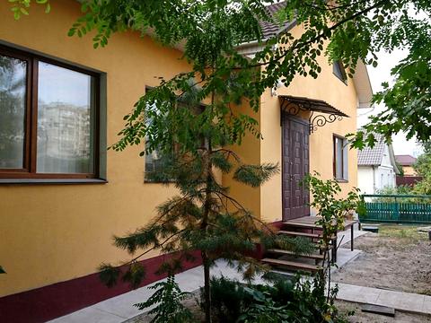 будинок за адресою Дмитра Яворницького вул. (Коллонтай), 1