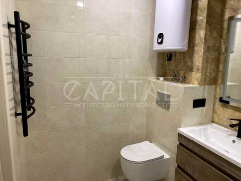 комерційна за адресою Кирилівська вул. (Фрунзе), 37-А