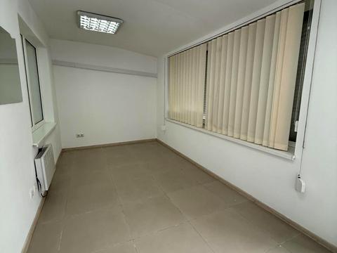 коммерческая по адресу Молодіжна ул., 2/3а