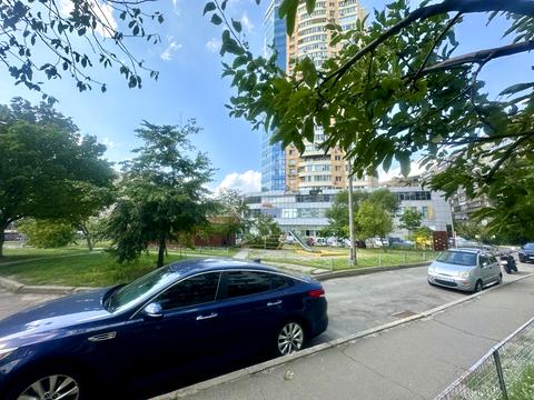 комерційна за адресою Петра Григоренка просп., 27