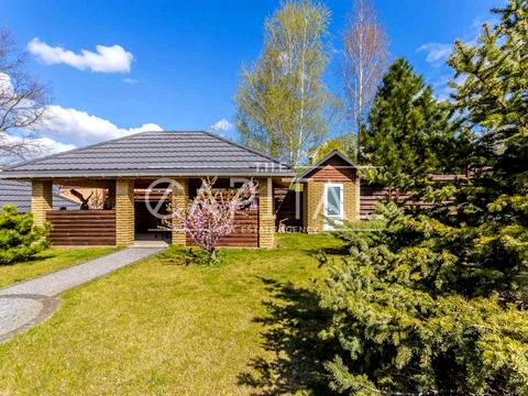 будинок за адресою Вишнева вул., 100