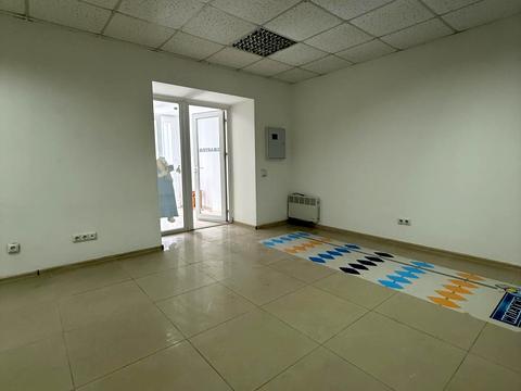 коммерческая по адресу Молодіжна ул., 2/3а