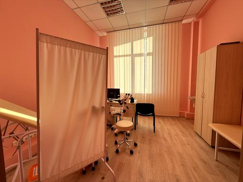 комерційна за адресою Срібнокільська вул., 12