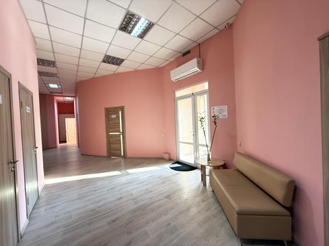 комерційна за адресою Срібнокільська вул., 12