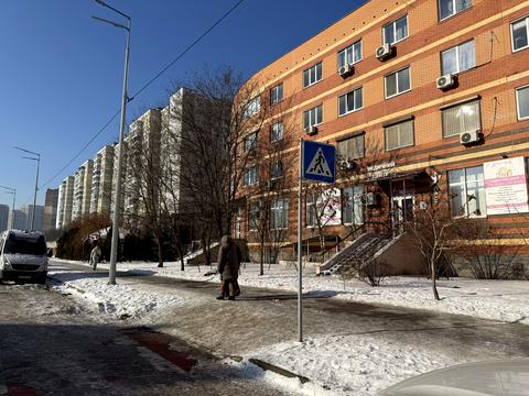 комерційна за адресою Срібнокільська вул., 12