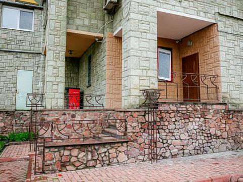 комерційна за адресою Володимира Івасюка просп. (Героїв Сталінграду), 12-Д