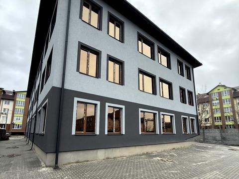 комерційна за адресою Дорошенка вул., 7