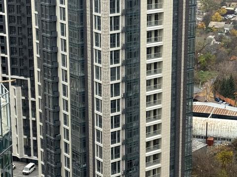 комерційна за адресою Андрія Верхогляда вул. (Михайла Драгомирова), (7 черга (будинок 4))