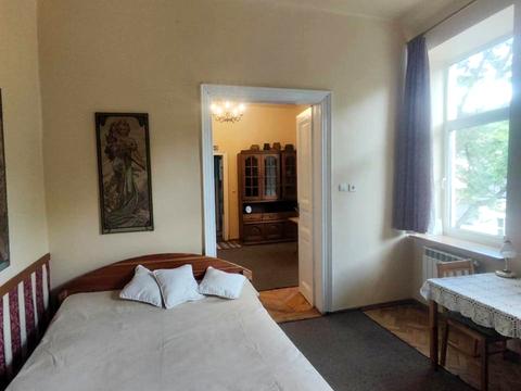 квартира за адресою Огіркова вул., 2