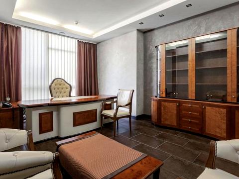 комерційна за адресою Валерія Лобановського просп. (Червонозоряний), 4-Б