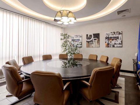 комерційна за адресою Валерія Лобановського просп. (Червонозоряний), 4-Б