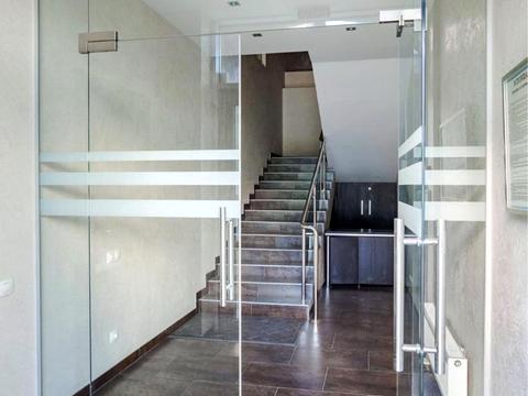 комерційна за адресою Валерія Лобановського просп. (Червонозоряний), 4-Б