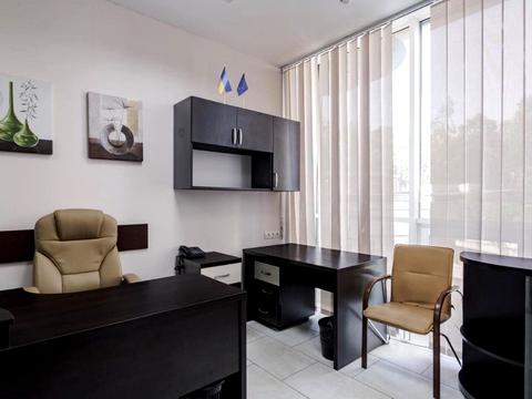 комерційна за адресою Валерія Лобановського просп. (Червонозоряний), 4-Б