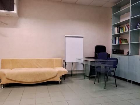 комерційна за адресою Августина Волошина вул., 24