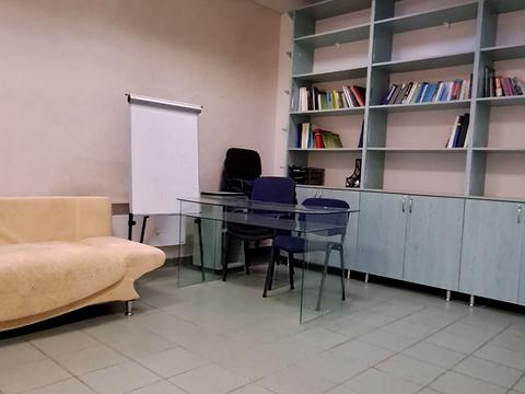 комерційна за адресою Августина Волошина вул., 24