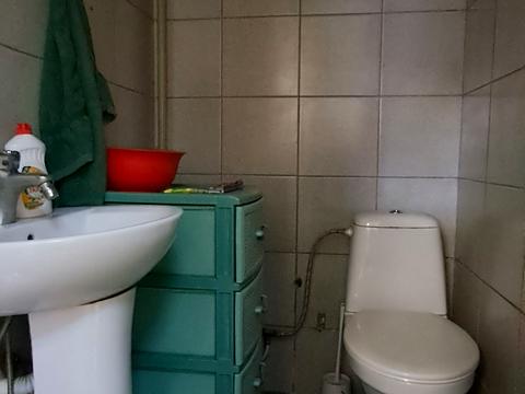 комерційна за адресою Августина Волошина вул., 24