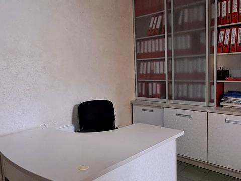 комерційна за адресою Августина Волошина вул., 24