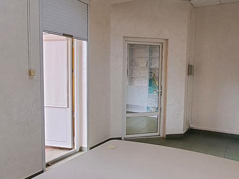 комерційна за адресою Августина Волошина вул., 24