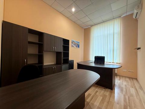 комерційна за адресою Незалежності вул., 11/5