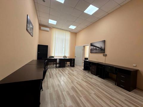 комерційна за адресою Незалежності вул., 11/5