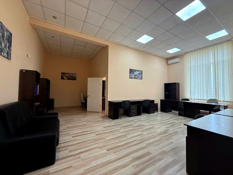 комерційна за адресою Незалежності вул., 11/5