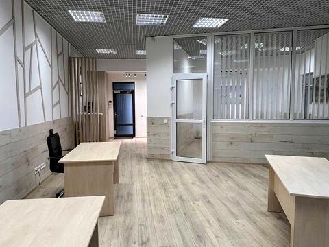 комерційна за адресою Євгена Коновальця вул. (Щорса), 36-Д