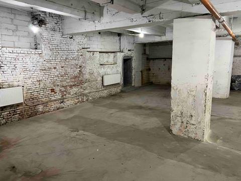 коммерческая по адресу Б.Хмельницького, 106