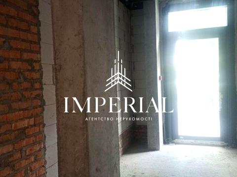 комерційна за адресою Салютна вул., (Будинок 02301-02303)