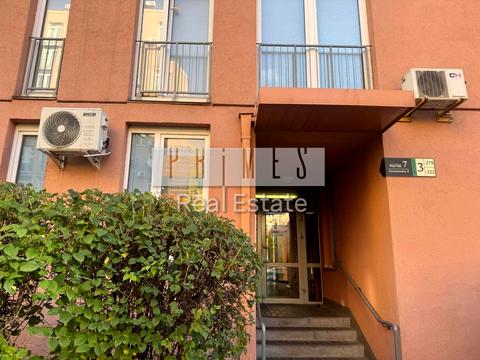 комерційна за адресою Регенераторна вул., 4 к3