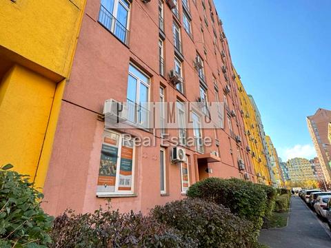 комерційна за адресою Регенераторна вул., 4 к3