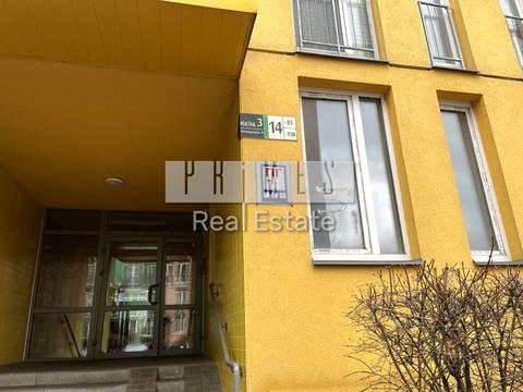 комерційна за адресою Регенераторна вул., 4 к14