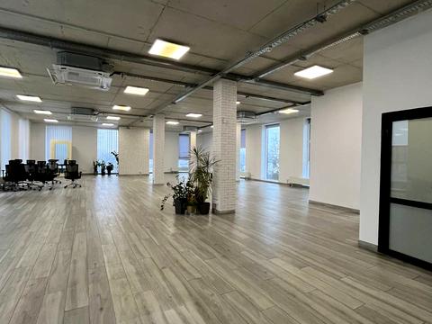 комерційна за адресою Угорська вул., 14д