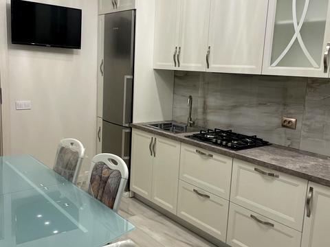 квартира за адресою Дмитра Іващенка вул., 4