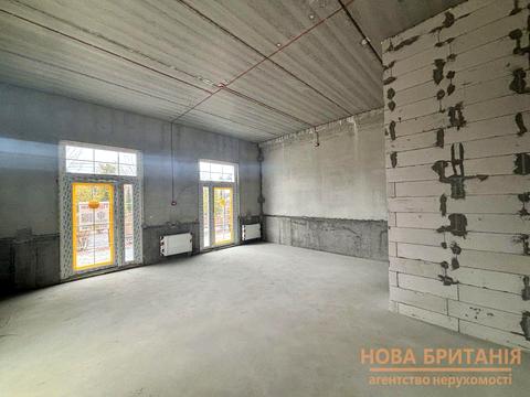 комерційна за адресою Паркова, 1