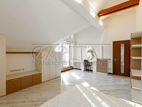 будинок за адресою Набережна вул.