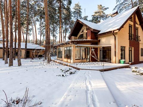 будинок за адресою Набережна вул.