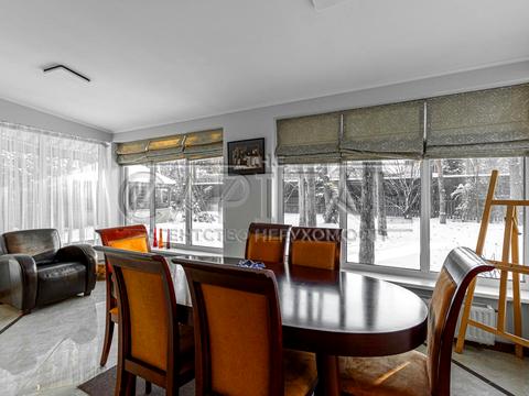 будинок за адресою Набережна вул.