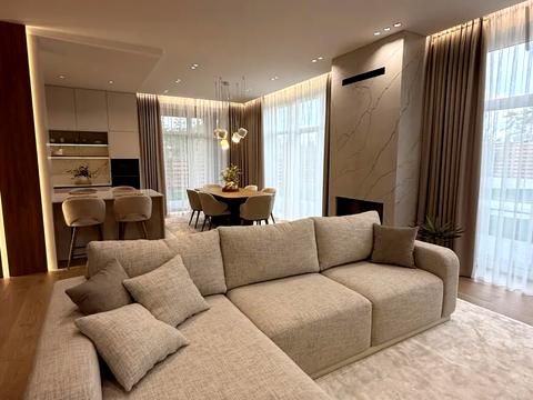 будинок за адресою Розкішна