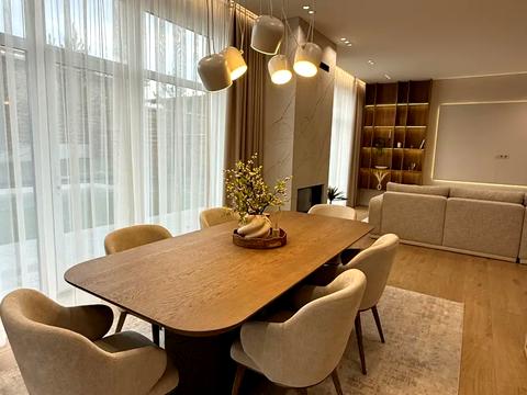 будинок за адресою Розкішна