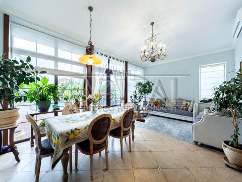 будинок за адресою Київська вул.